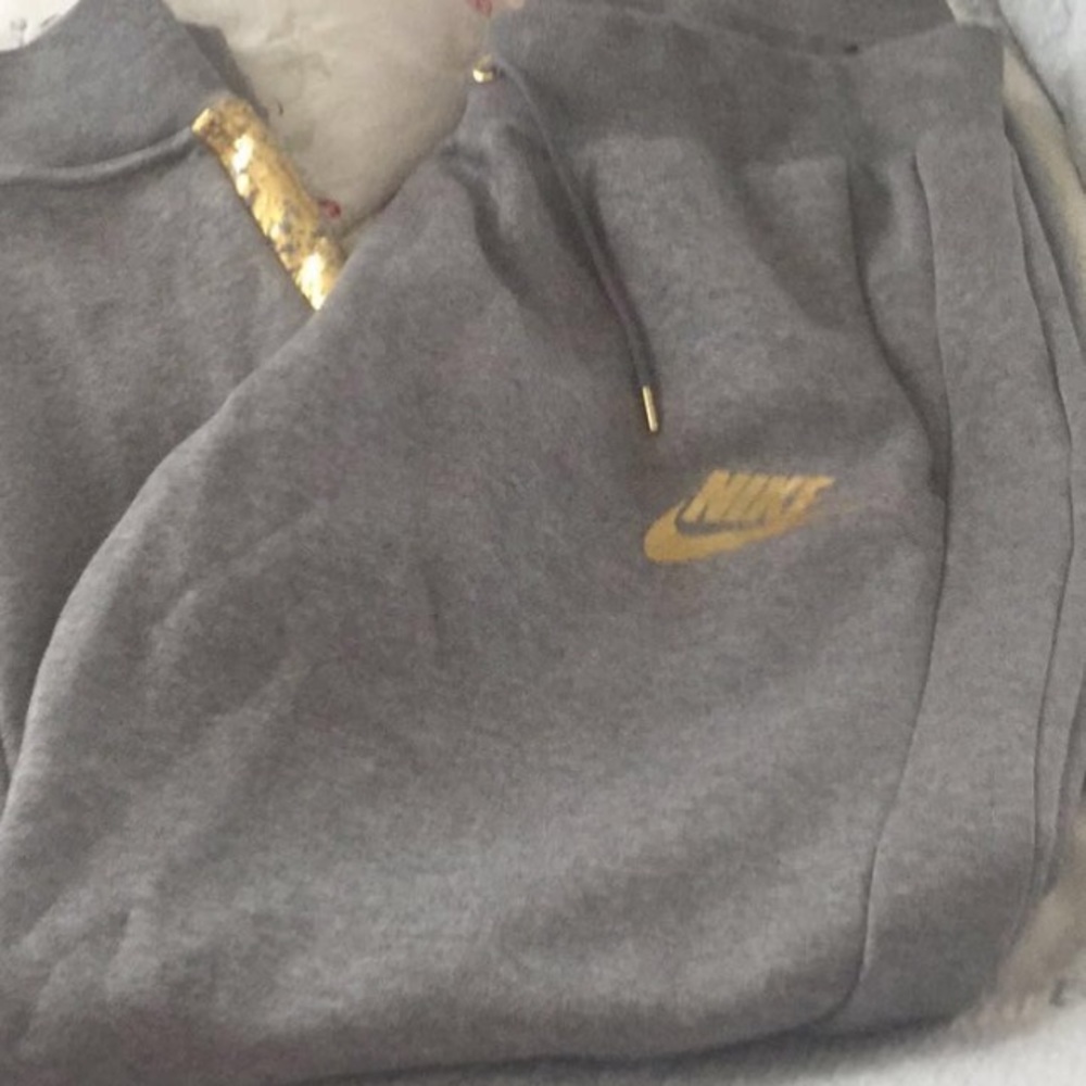 ❌❌❌Nike sweatpants❌❌ sold